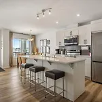 Top Rated Home With Private Garage, Near Airport, Free Banff Pass, Netflix, Sleeps 8